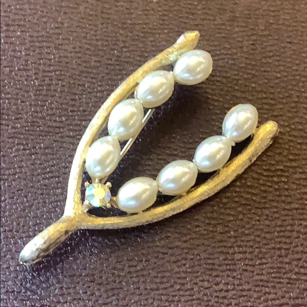 Vintage signed Coro wishbone brooch pearl pin